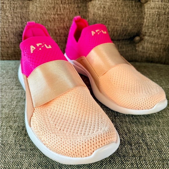 APL Shoes - Free People APL Techloom Bliss Sneaker Mesh Pink Rose Dust size 8.5